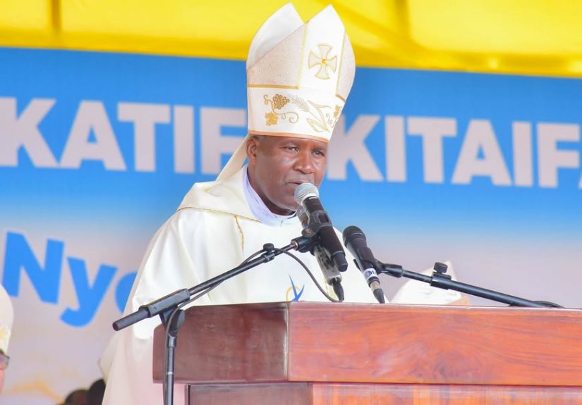Rais wa Baraza la Maaskofu Katoliki Tanzania Mhashamu Askofu Wolfgang Pisa OFM Cap wakati wa Mis (1)