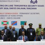 Nchi nne zinazopakana na Ziwa Tanganyika zimetakiwa kuimarisha ushirikiano katika kukabiliana na (4)