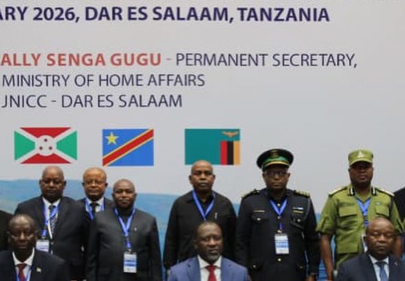 Nchi nne zinazopakana na Ziwa Tanganyika zimetakiwa kuimarisha ushirikiano katika kukabiliana na (4)