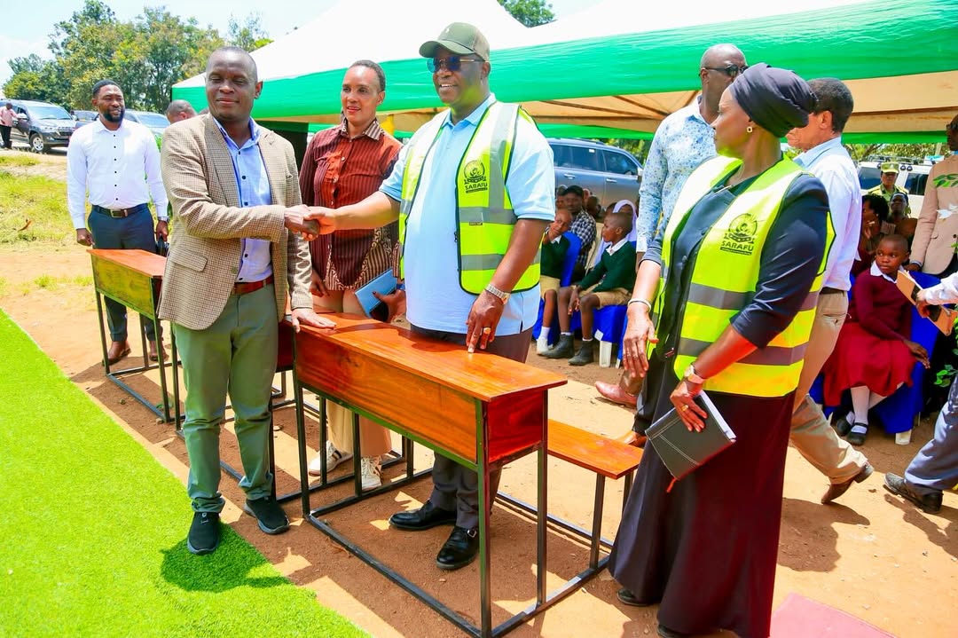 RC MTANDA ALIPONGEZA JIJI LA MWANZA KWA HATUA YA KUJIKWAMUA NA UPUNGUFU WA MADAWATIMkuu wa Mkoa (3)