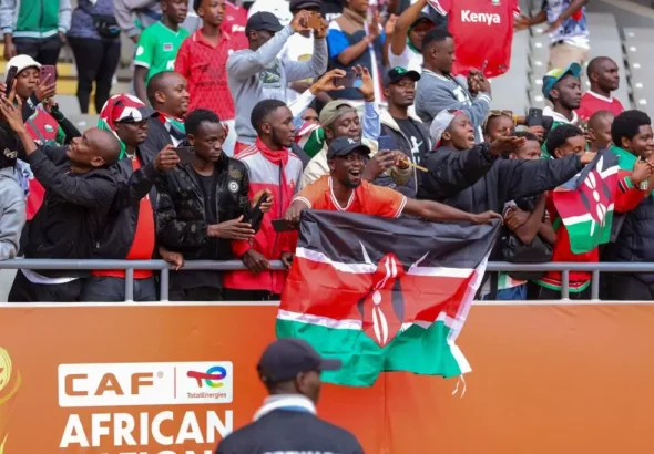 KENYAN-FANS-2