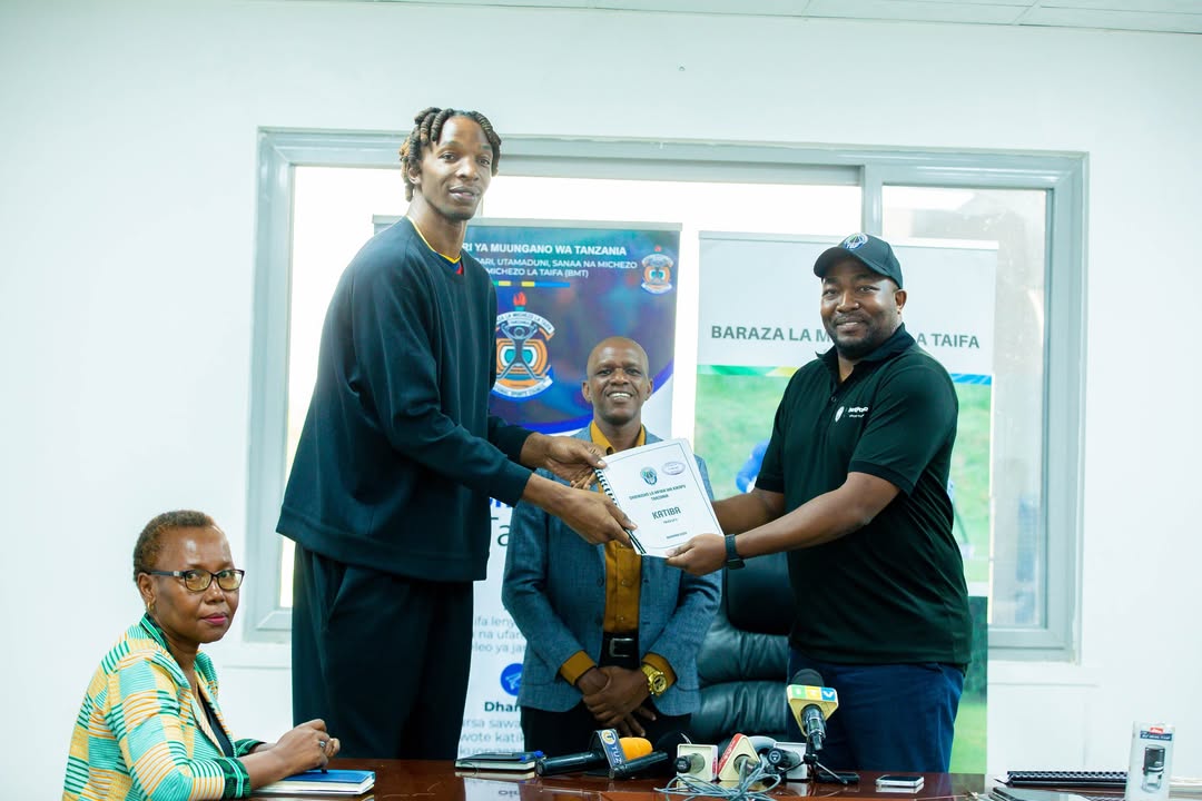 Uongozi wa zamani wa Shirikisho la Mpira wa Kikapu Tanzania (TBF) umekabidhi rasmi nyaraka za of